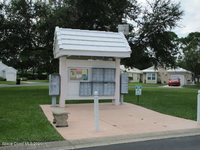 Photo of 810 Wateroak Drive NE