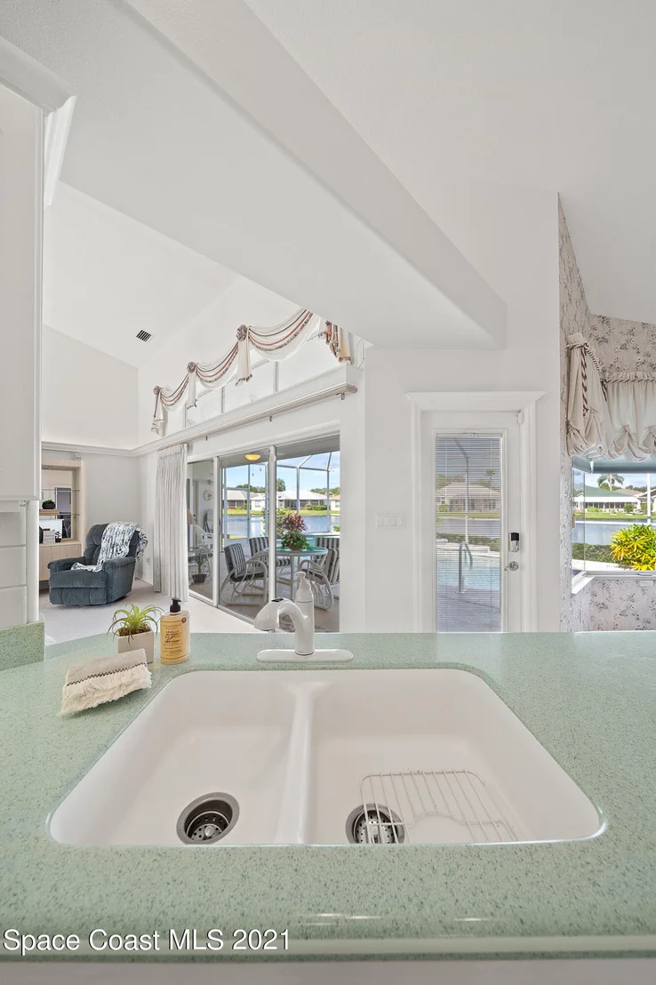 Photo of 1002 Fieldstone Drive