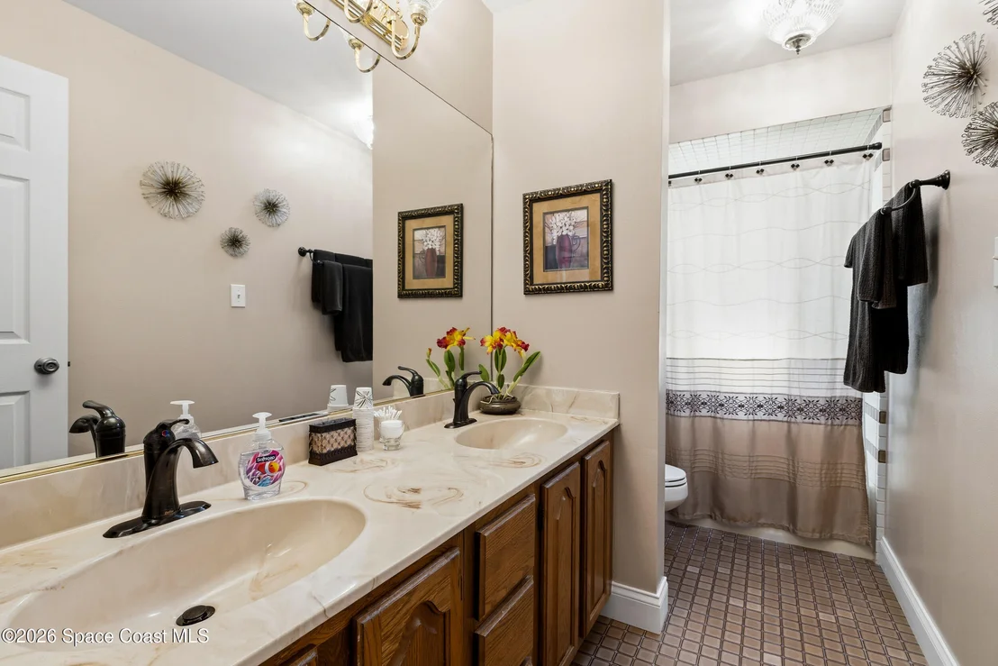 Photo of 1088 Fairlawn Drive