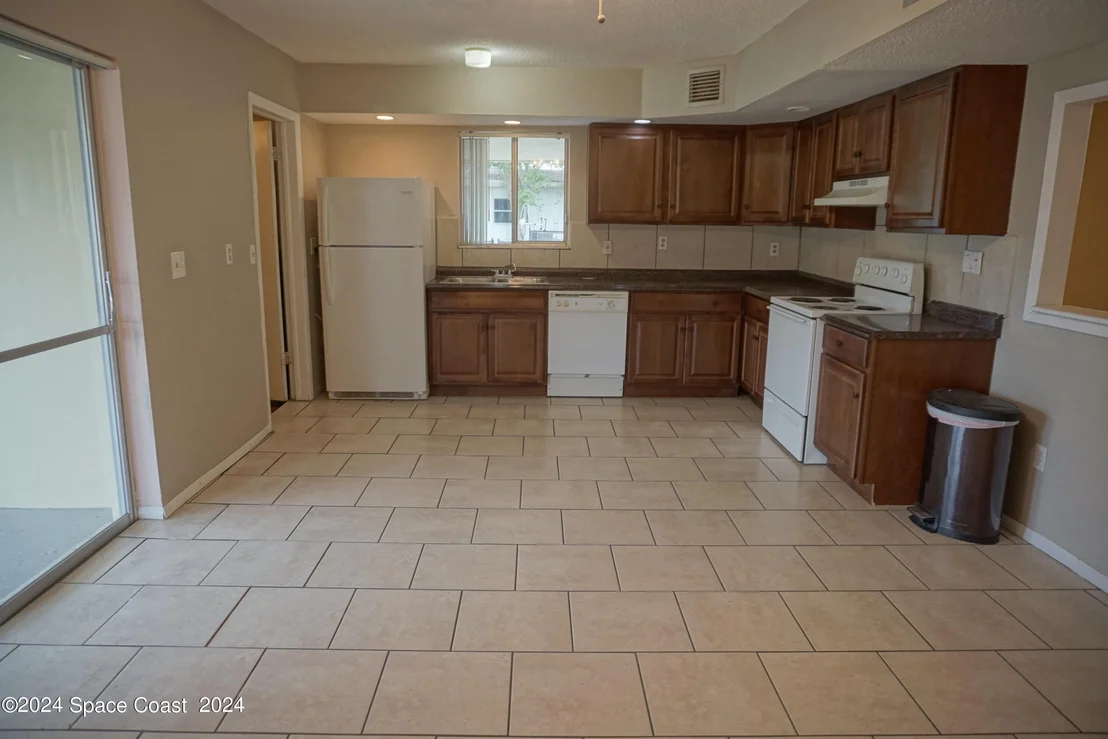 Photo of 971 Fulton Lane NE