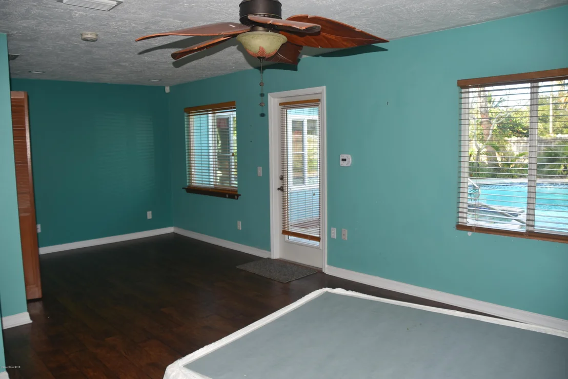Photo of 220 Cocoa Avenue