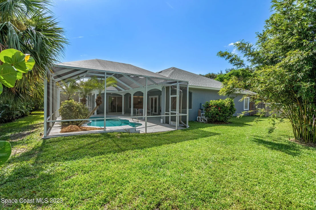 Photo of 213 Peregrine Drive