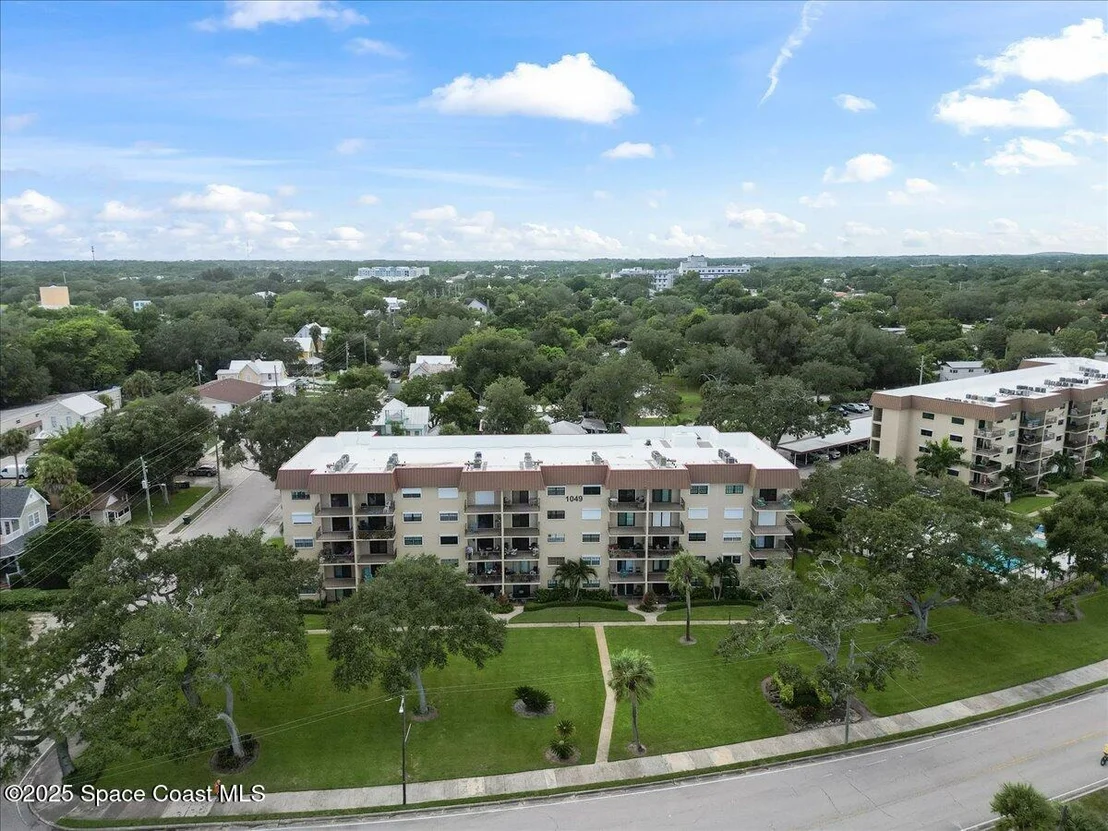 Photo of Unit 303 at 1049 Rockledge Drive