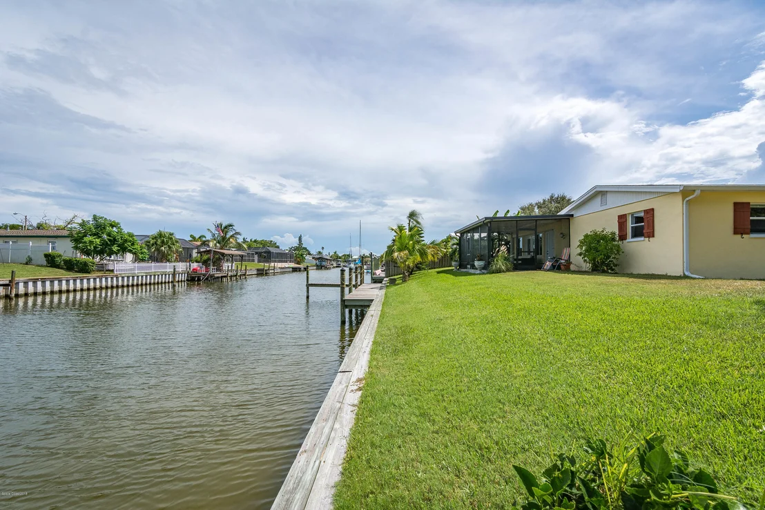 Photo of 445 Sparrow Drive