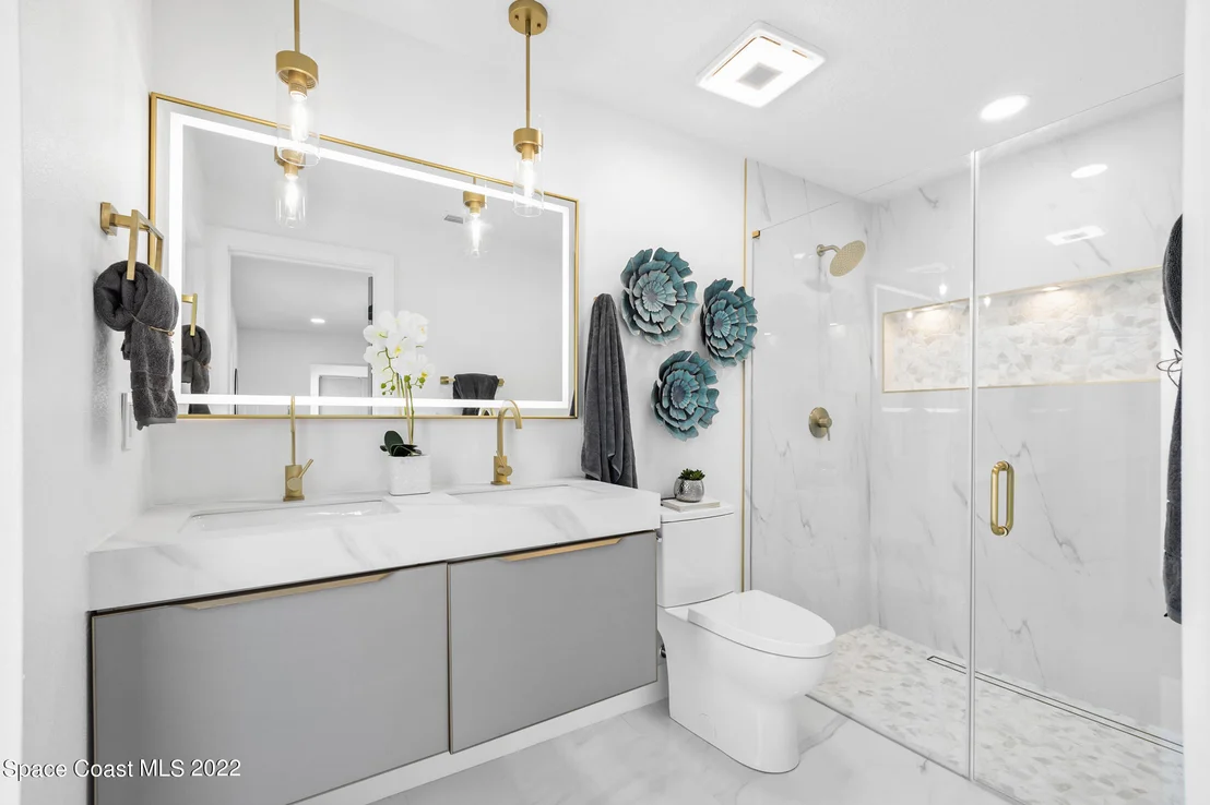 Photo of 77 W Bay Drive