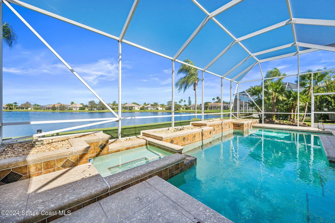 Photo of 930 Starling Way