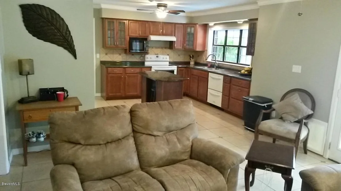 Photo of 991 Sunswept Road NE