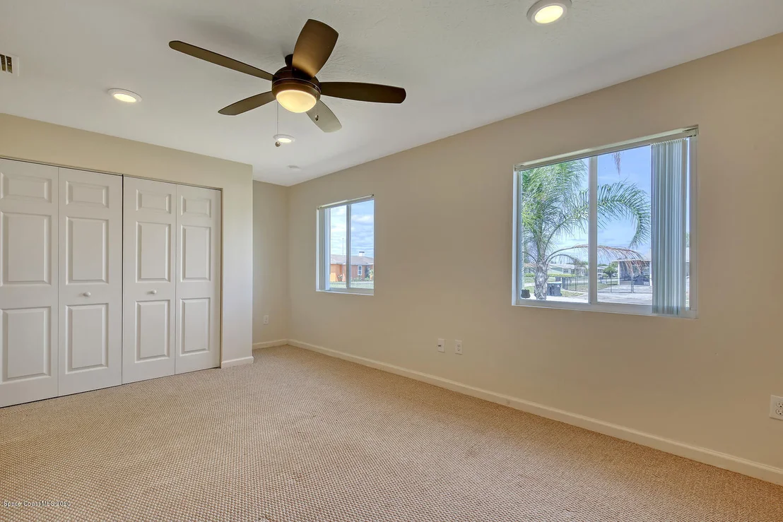 Photo of 930 Bacon Circle NE
