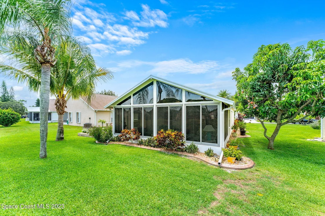 Photo of 1027 Pine Creek Circle NE