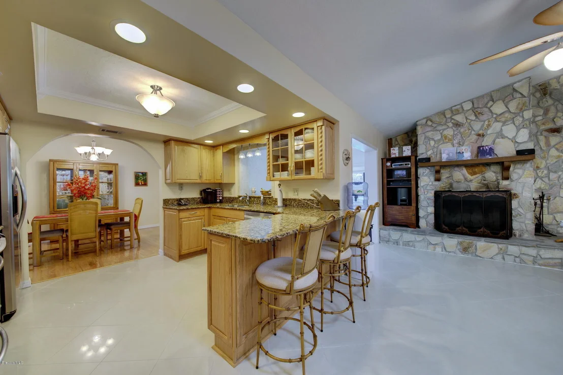 Photo of 1827 S Live Oak Drive
