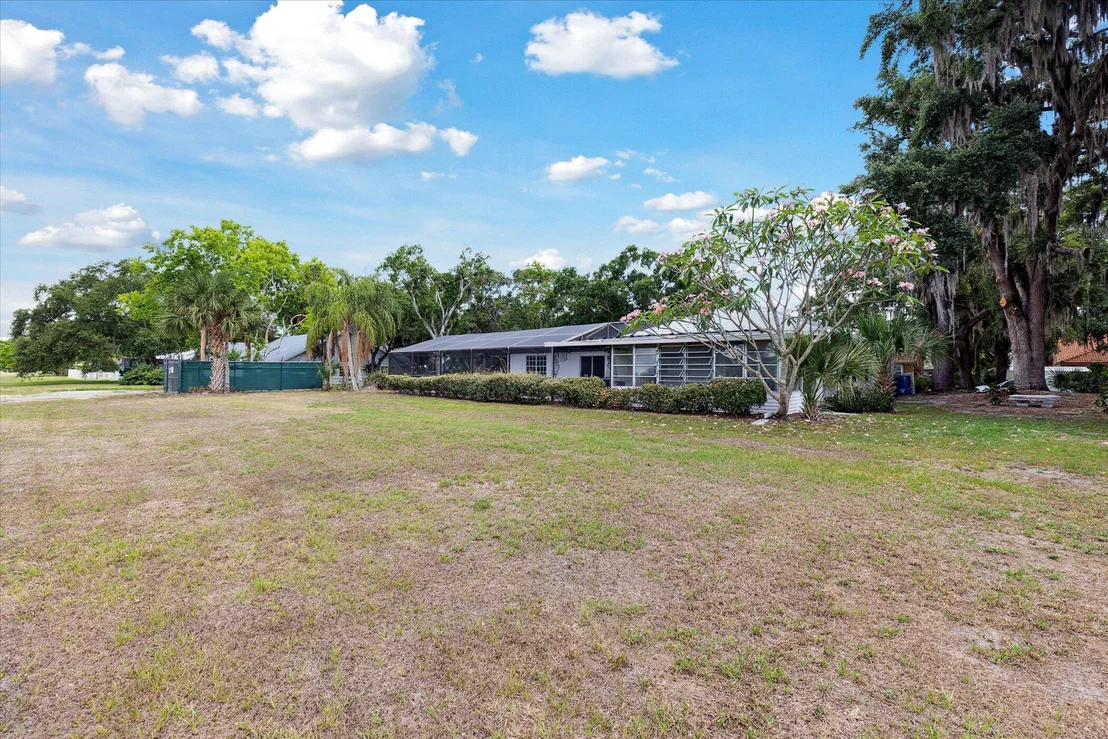 Photo of 1270 Meadowbrook Road NE