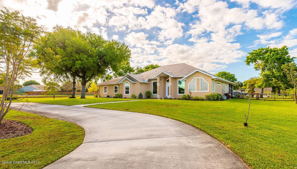 Photo of 1201 Heritage Acres Boulevard