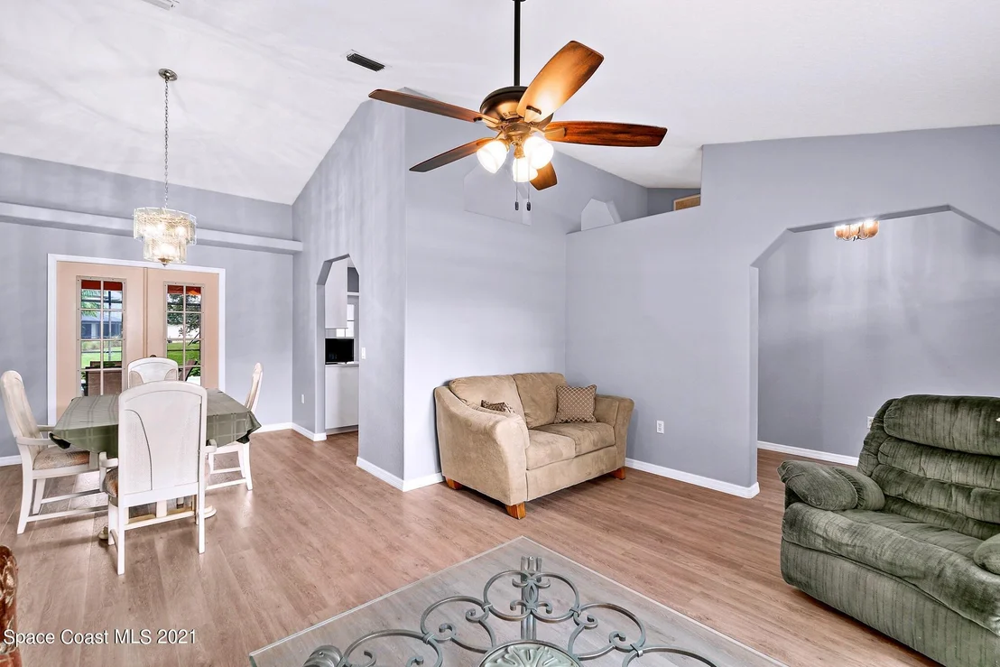 Photo of 1214 Walnut Grove Way