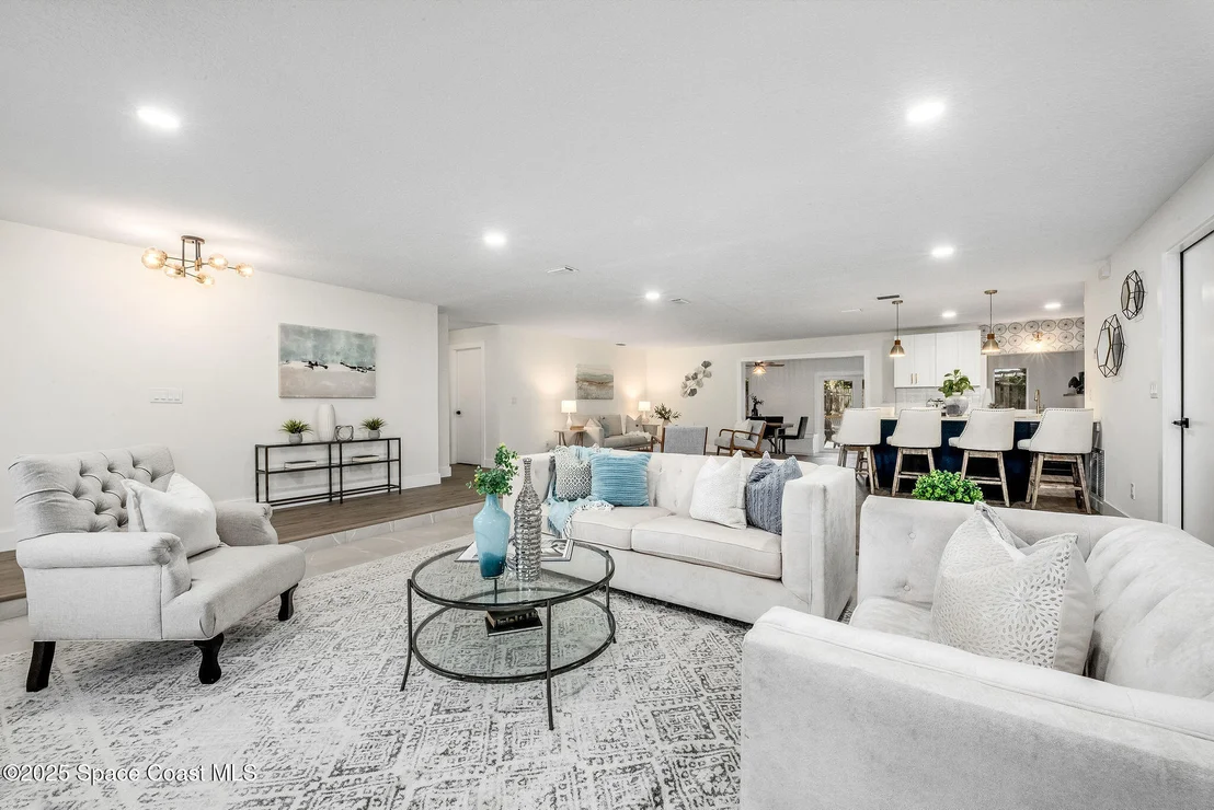 Photo of 124 Uranus Court