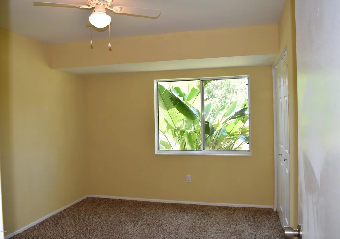 Photo of 881 Riviera Drive NE
