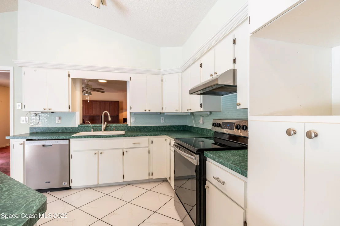 Photo of 573 Orange Avenue