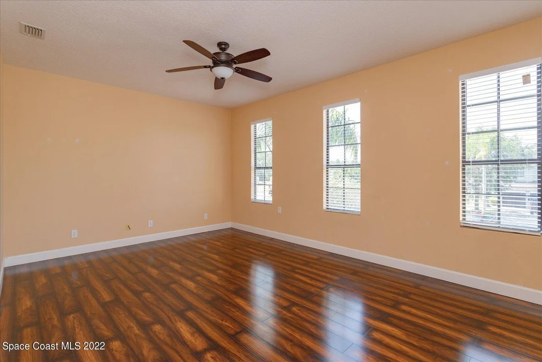 Photo of 1480 Talon Way