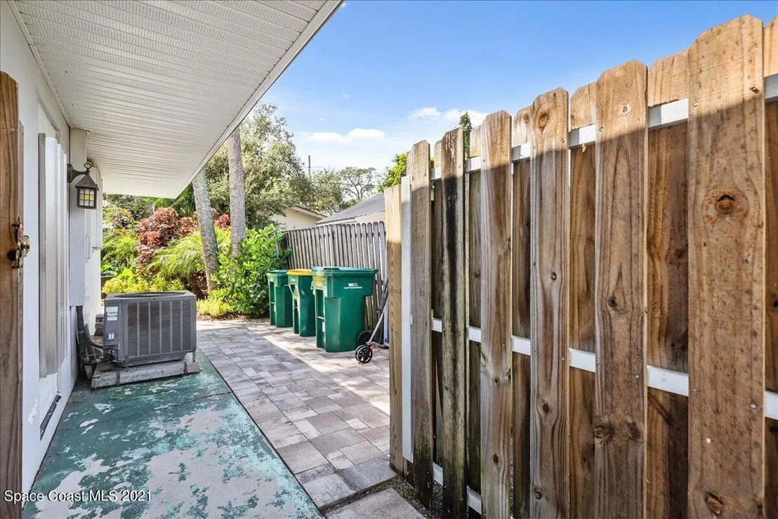 Photo of 585 Bahama Drive