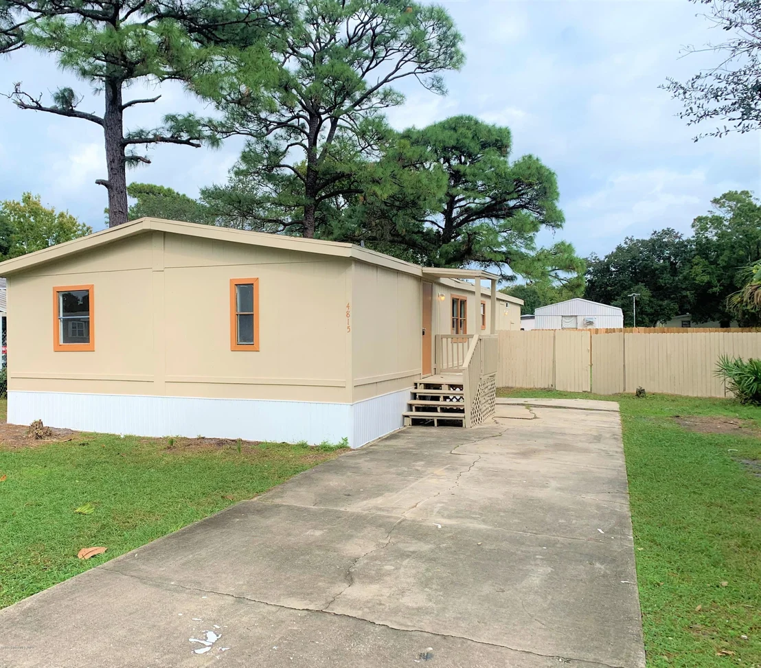 Photo of 4815 Sharpes Lake Avenue