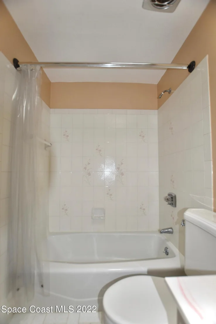 Photo of 977 Kings Post Road
