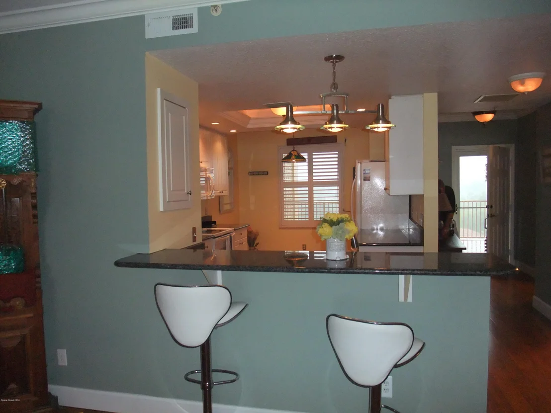 Photo of Unit 702 at 102 Riverside Drive
