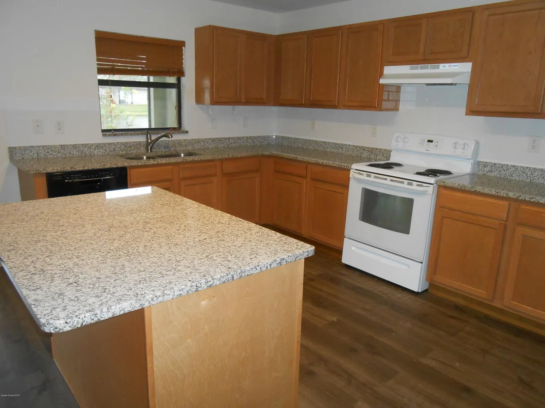 Photo of 515 Dryden Circle