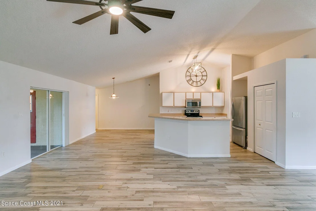Photo of 6480 Leonard Avenue