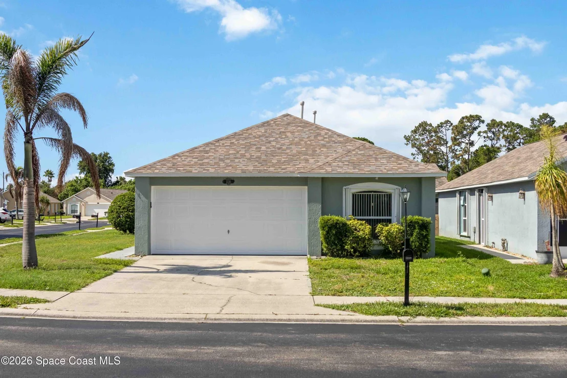 Photo of 2126 Redwood Circle NE