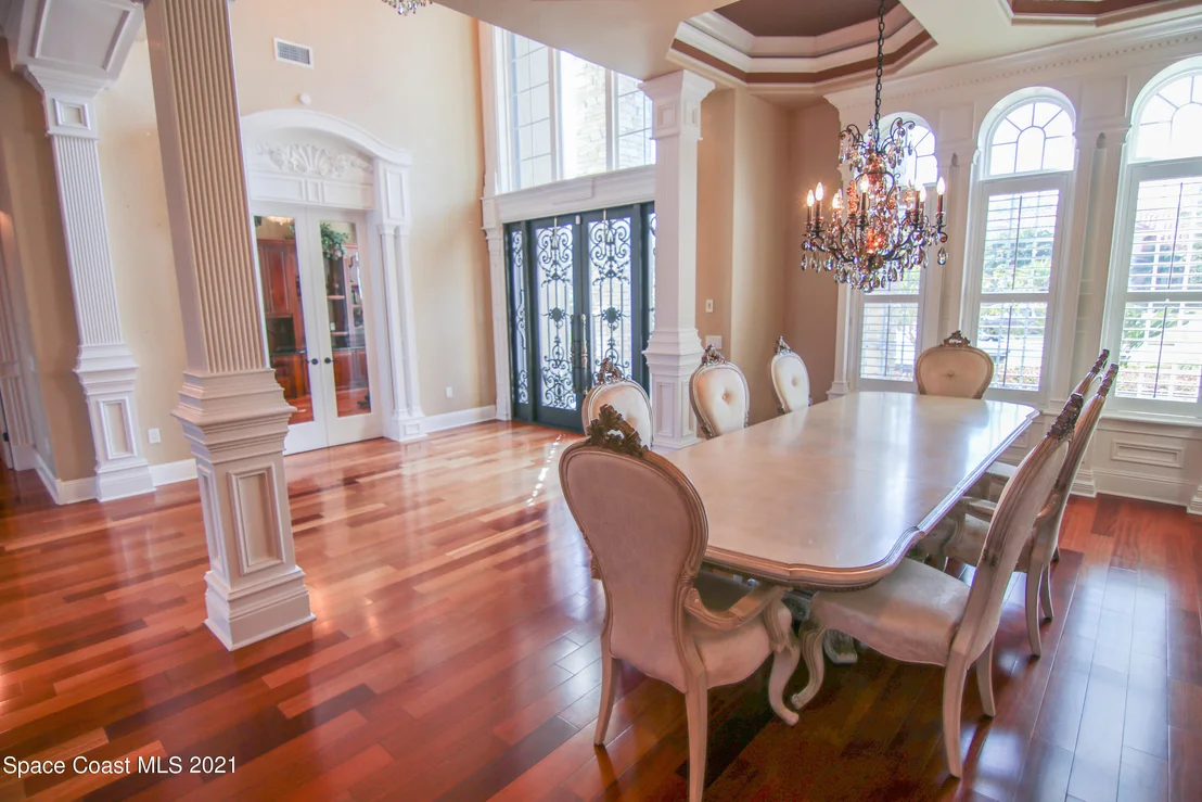 Photo of 228 Mclean Point