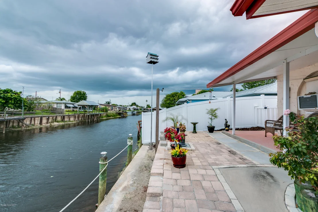 Photo of 821 Heron Road