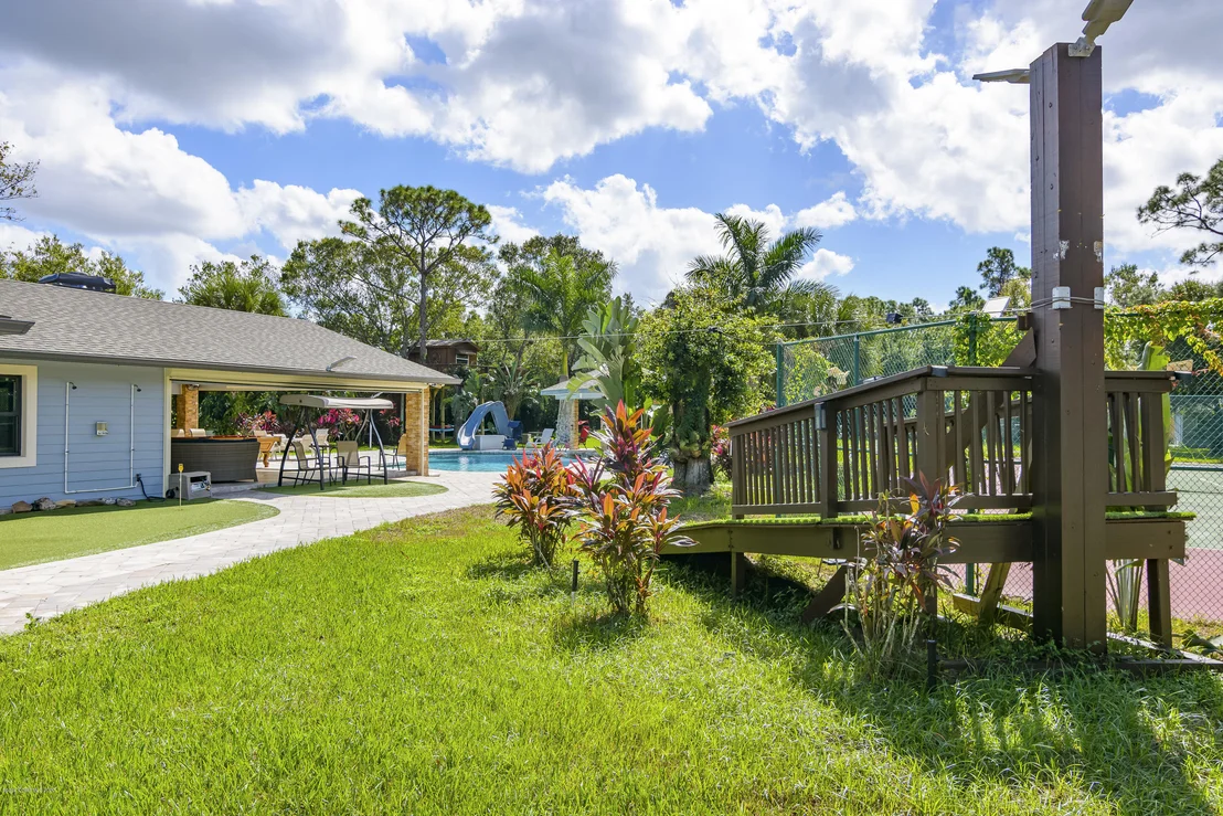 Photo of 4085 Lake Washington Road