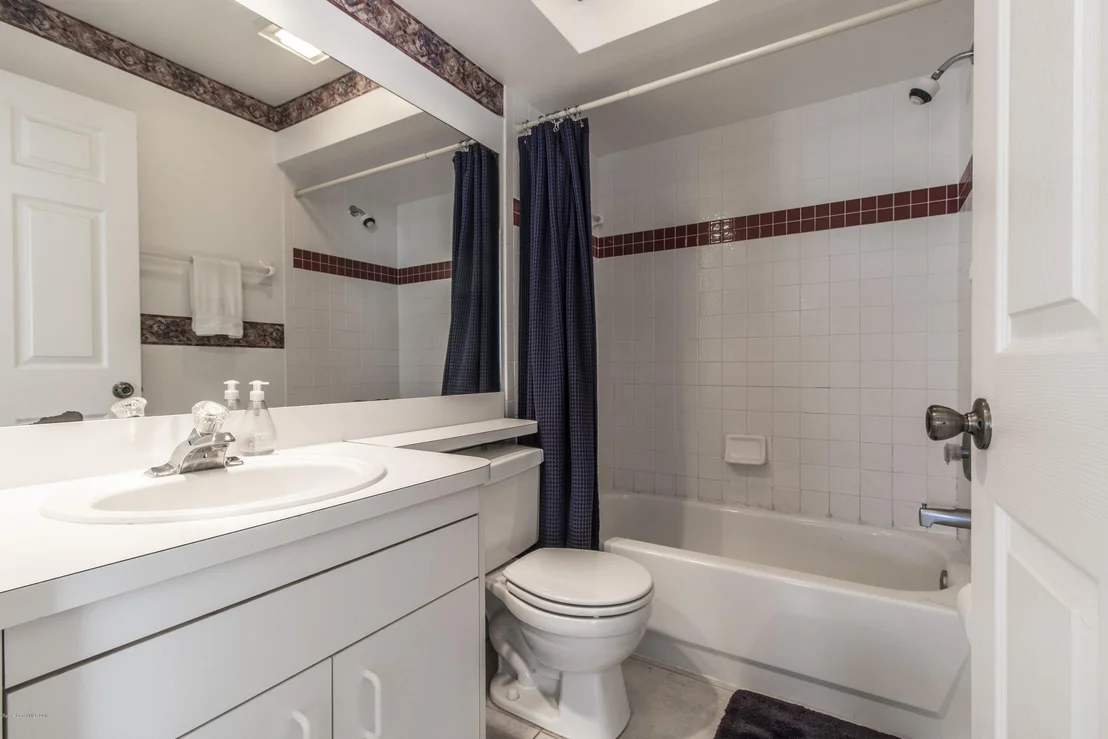 Photo of 2454 Saint Johns Lane
