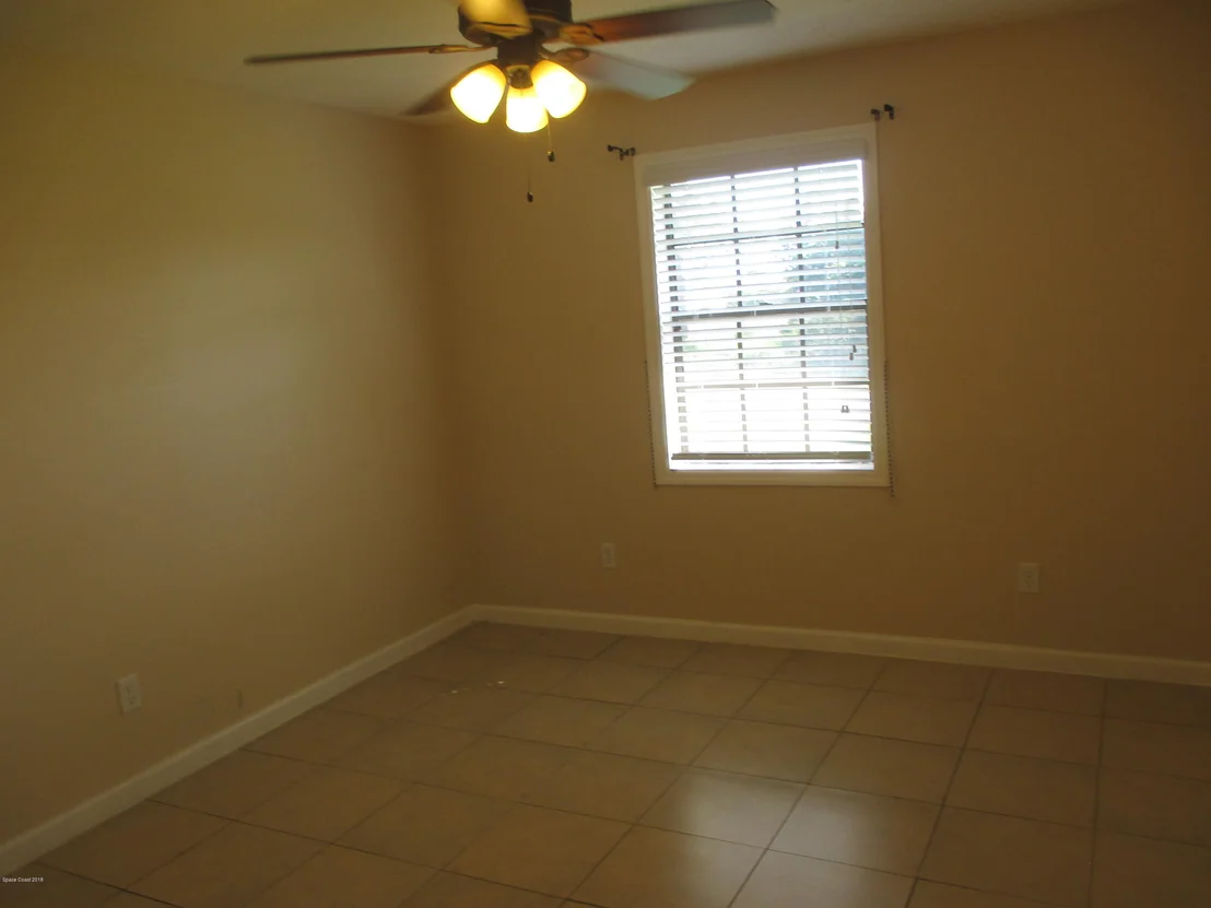 Photo of 790 Becker Avenue NE
