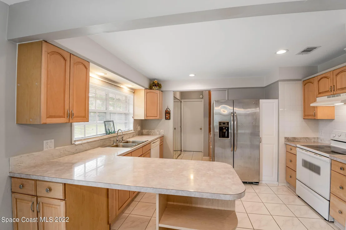 Photo of 1081 Mariposa Drive NE