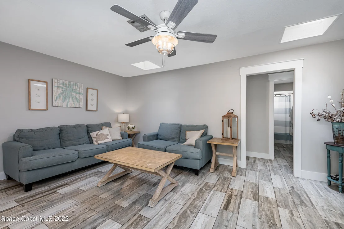 Photo of 214 7th Avenue
