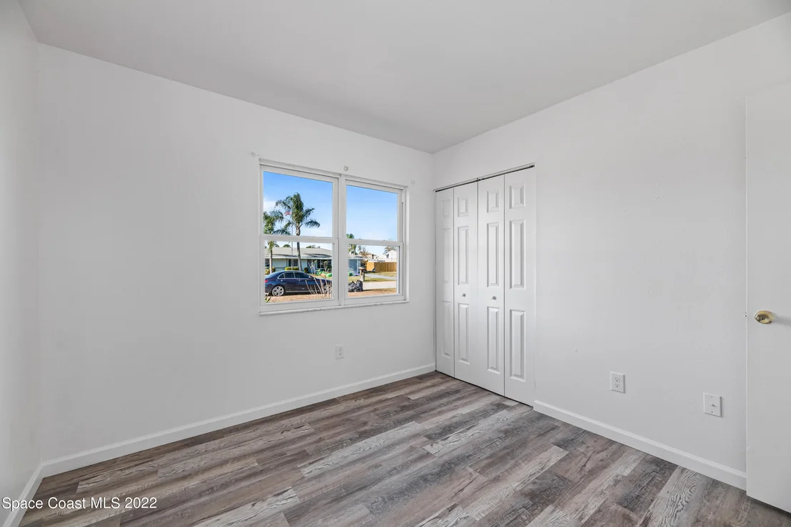 Photo of 1311 Mariposa Drive NE