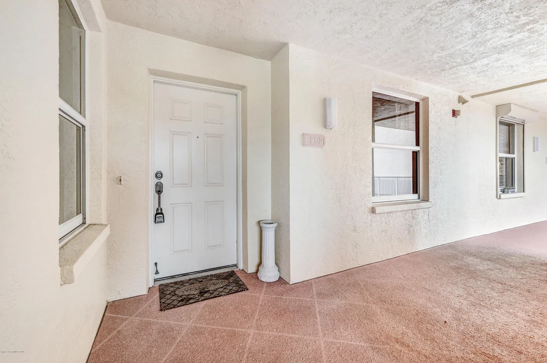 Photo of Unit 304 at 102 Riverside Drive