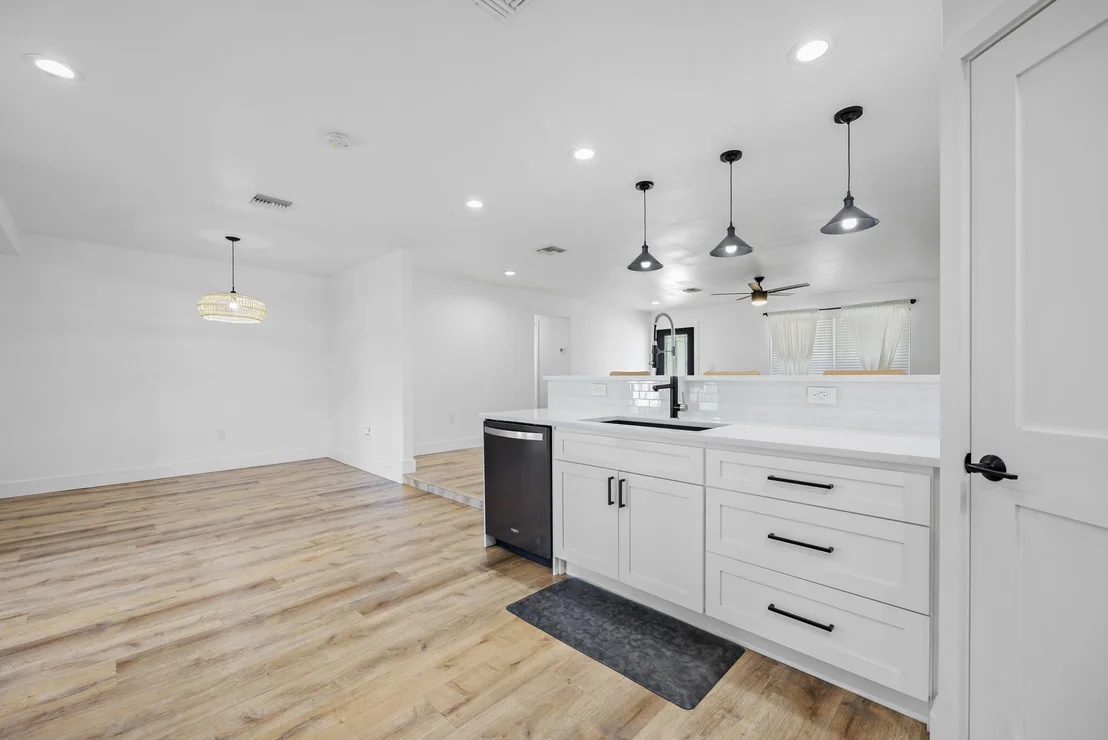 Photo of 1012 Cable Lane NE