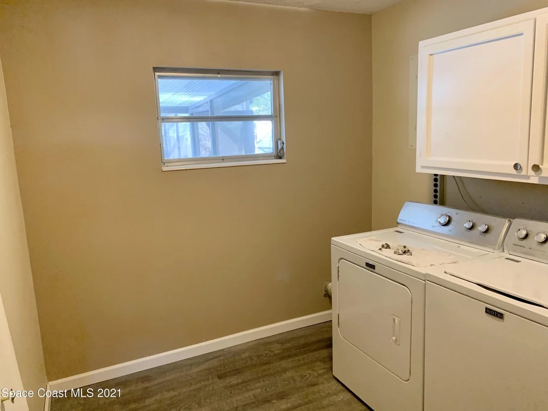 Photo of 937 Kings Post Road