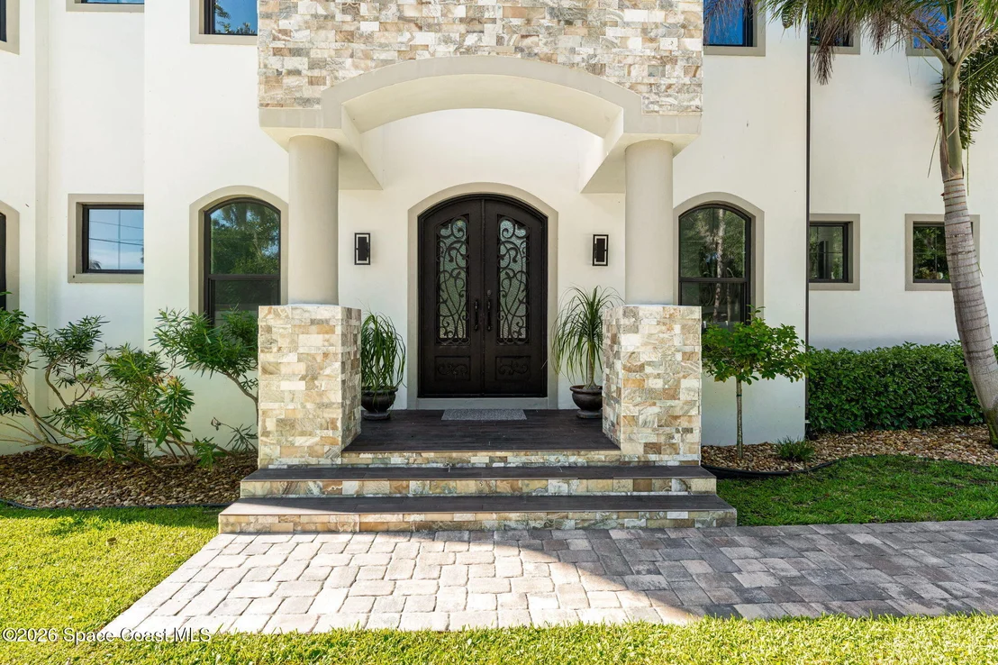 Photo of 3441 N Sylvan Lane