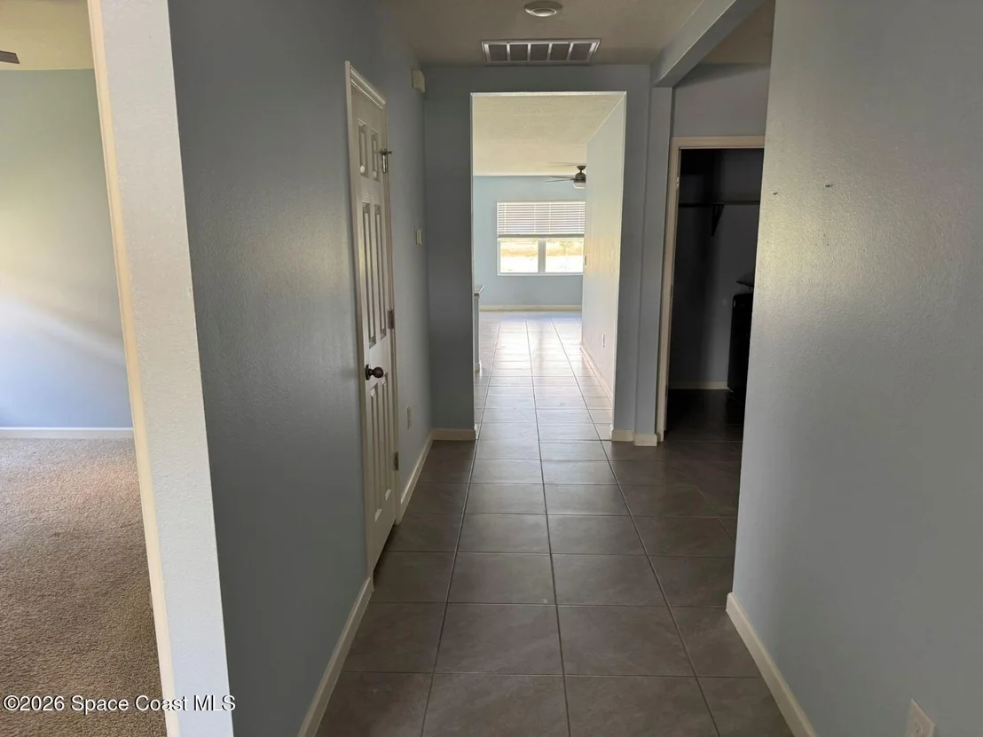 Photo of 3597 E Aberdeen Drive SE