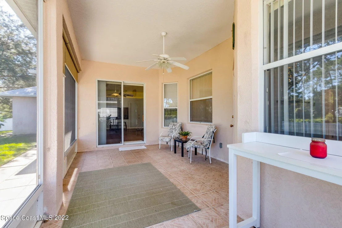 Photo of 1915 Windbrook Drive SE