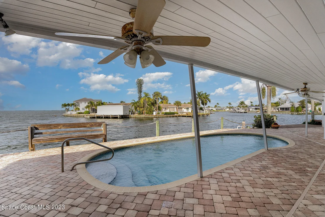 Photo of 472 Carmine Drive