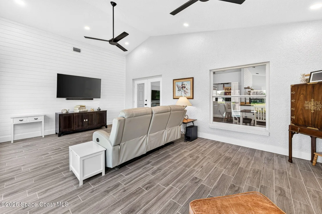 Photo of 2453 Addington Circle