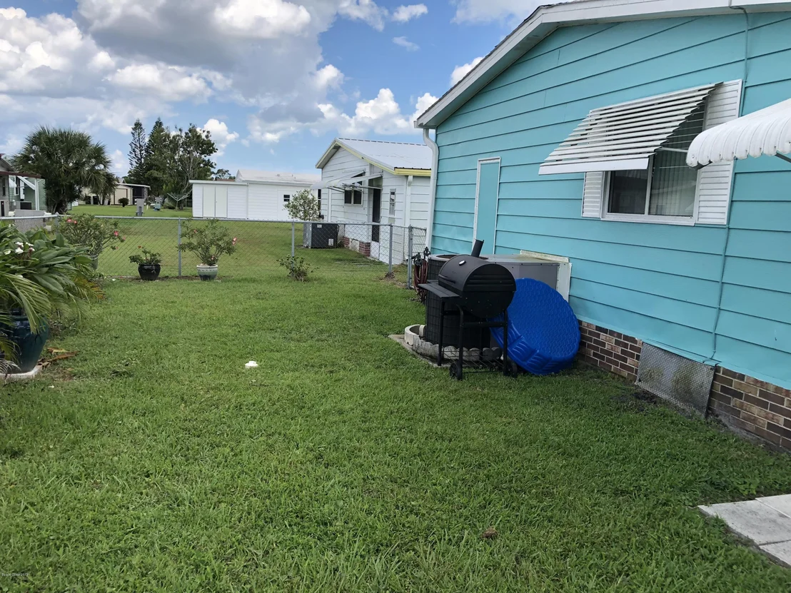 Photo of 1924 NE Coco Plum Street NE