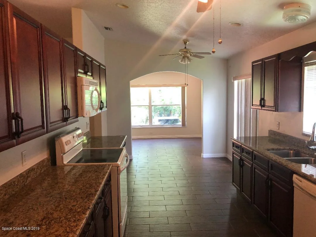 Photo of 1124 Pine Creek Circle NE
