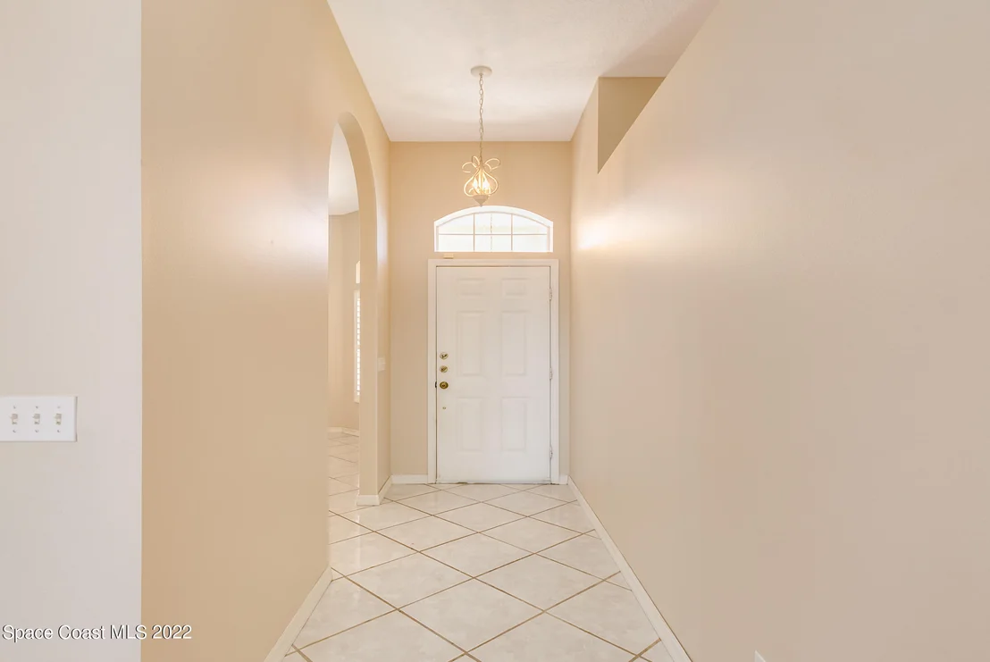 Photo of 1076 Pine Creek Circle NE