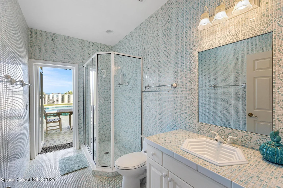 Photo of 735 Beach Street