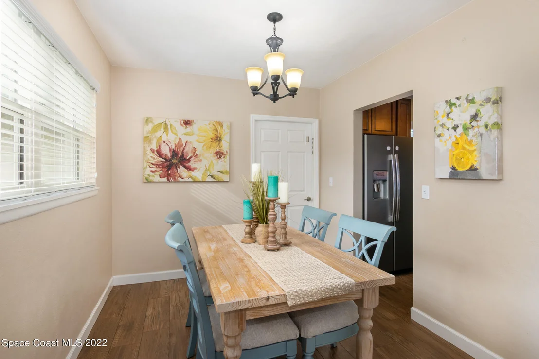 Photo of 831 Glenmore Circle
