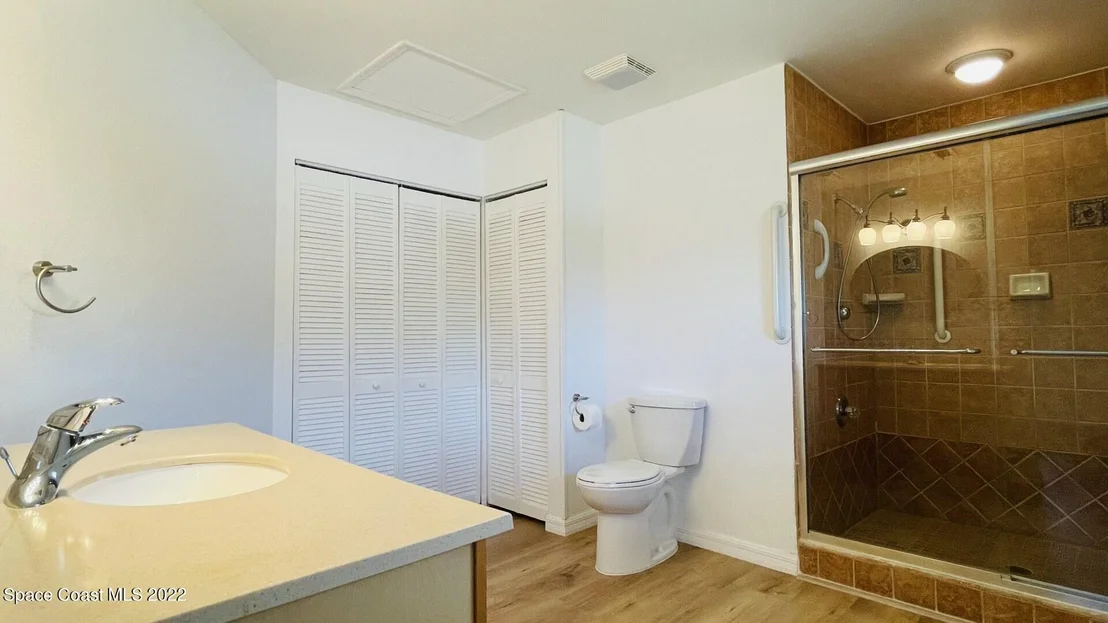Photo of 216 Chalet Avenue